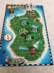 2005 Madagascar game board and pieces